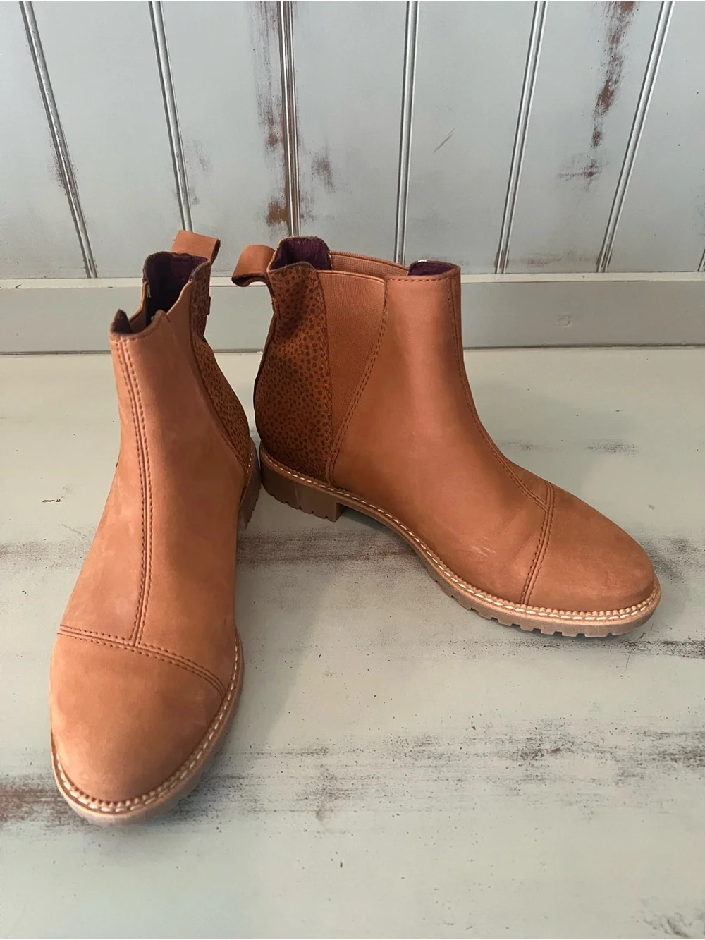 Toms Women's Suede & Animal Print Chelsea Ankle Boots. Size 5.5